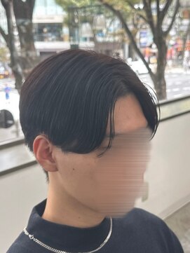 フイ 新宿3丁目(Hui) フェザーパーマ/グレーブルーカラー／刈り上げショートパンク