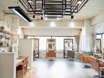 ウィ 立川(Oui)の写真/日常を忘れる特別な時間へ誘う◎センス溢れる空間で自分史上最高のスタイルが叶います。