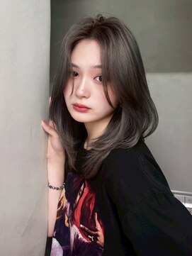 顔周りレイヤー小顔ロング韓国ヘア_F41083