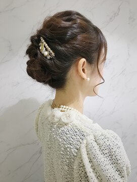 パティオン(PATIONN) シンプルにまとめた結婚式二次会ヘアアレンジ