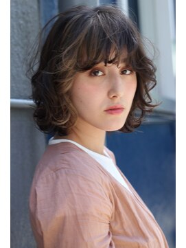 ブークル(boucle) 外国人風外ハネカーリー重ためボブ