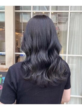 ネオリーブアイム 横浜西口店(Neolive aim) 大人っぽさ引き立つブルーブラック韓国ヘア【横浜】