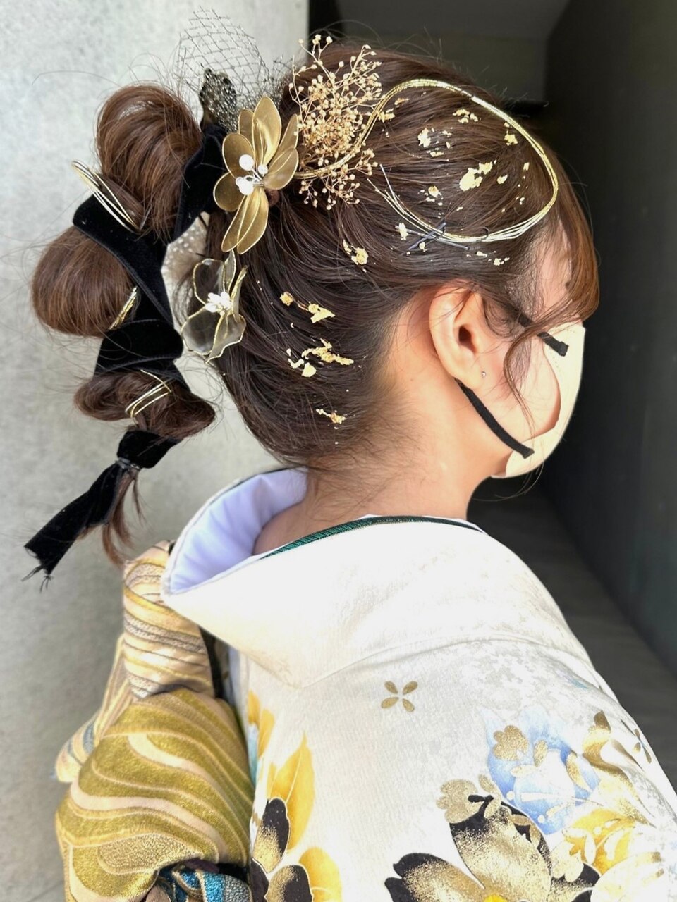 カチューシャセット❣️ 成人式　髪飾り【金箔付き】 成人式 髪飾り【金箔付き】white &gold 和装 浴衣 - メルカリ