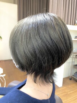 ムーア(MUA) 【MUA龍満】☆イルミナカラー+くびれショート