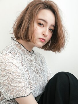 ノベル 太田西本町(Novel) エアリーショート×グレージュ☆こなれルーズ切りっぱなしボブ
