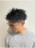 スパイキーショートツイストパーマツーブロックメンズカット