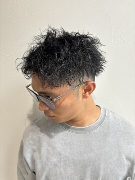 グラフ 立川(Graph.) スパイキーショートツイストパーマツーブロックメンズカット