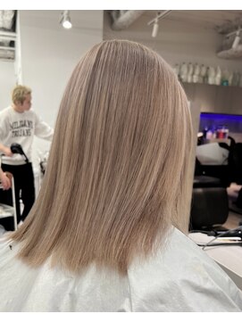 エイト 神戸三宮店(EIGHT) White beige.