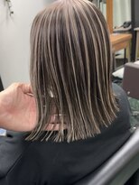 ヴェルデ(Verde)&nbsp;アンブレラカラー×白髪ぼかし