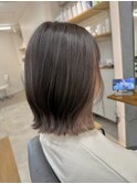 レイヤーミディアムで大人の軽やかヘア