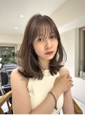 大人女性の上品ミディアムレイヤー