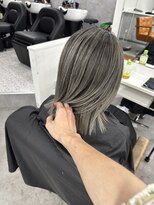 ワールドオーダー 天王寺店(WORLD ORDER)&nbsp;白髪活かし相談／アッシュの長めボブ