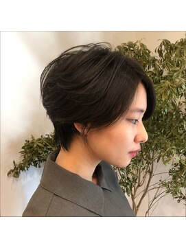 マウロア(MAULOA) 軽く耳掛けショート