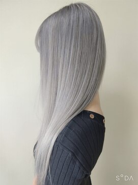 ウィット アンド ラファム Wit &La Famme シルバーホワイトをイルミナで