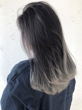 トレヘアー(tRe hair) 外国人風シルバーグラデーションカラー