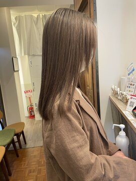 ジーナ 福岡天神(Zina) 艶感ショコラベージュ