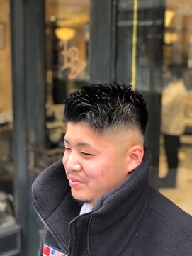 ルドローブラントオオサカ(LUDLOW BLUNT Osaka) 【LUDLOW BLUNT】スキンフェードアップバング