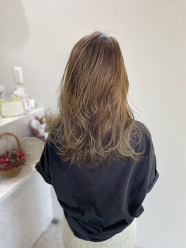 ゴート(Goat) オリーブベージュ