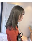 オリーブベージュ
