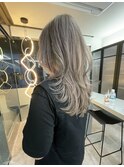 ミルクティーグレージュ×レイヤーカット