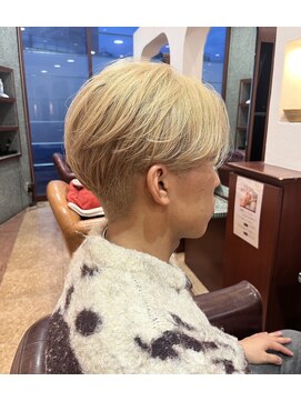 ブランシェ JR勝川駅南口店(BRANCHE) ホワイトミルクティー《センターパート》