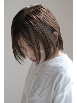トリオ(TRIO.) Layered Bob Around The Face