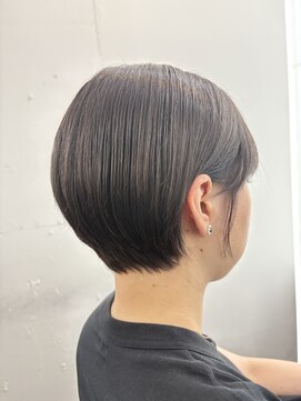 エスカーラ 町田(THE ESCALA) 20代30代ショート前髪あり前髪なし顔周りレイヤーカットオリーブ