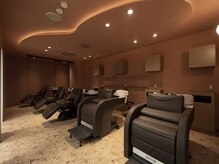 ムーン バイ ケンジ(moon by KENJE)