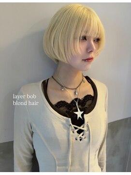ピア(Pia) 抜きっぱなしブロンドレイヤーボブ