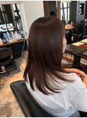 自然な動きが出る艶ストレート×カラー