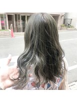 ネイヴィル(navile)&nbsp;赤みなしのオリーブグレージュ