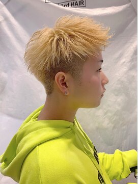 ザ サードヘアー 柏(THE 3rd HAIR) 横顔金髪ジェットモヒカン