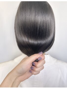 フウ(fuh) 透明感グレー/透け感/ダブルカラー/ハイトーン/艶髪