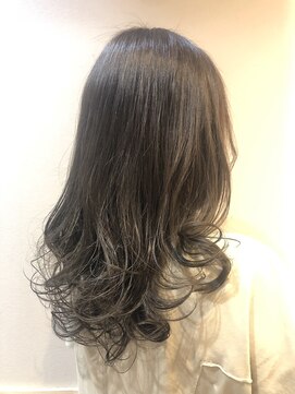 アトリア コースト 横浜(Atria Coast) 【20代30代40代】ゆるふわカールｘアッシュカラー