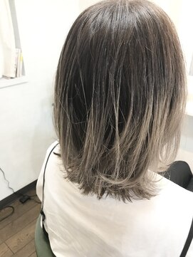 ヒッピーヘアー(Hippie Hair) グラデーションホワイトグレージュ