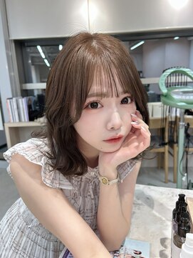 モアナ バイ ラナ 甚目寺店(MoanA BY LANA) 韓国風/透明感カラー/オリーブベージュ/ぱっつん前髪/小顔カット