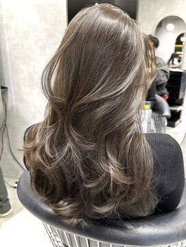 シティ(CITY) レイヤーカット かきあげヘア かきあげ前髪 ロングレイヤー