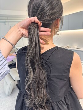 ノラ ウメダ(NORA UMEDA) 地毛ハイライトインナーハイライトダークグレージュ外国人風