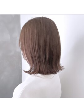 ガリカ 博多駅前(Gallica) 外ハネボブに透け感のあるベージュカラー