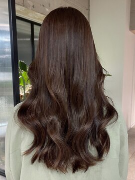 シオン(shion) 顔周りレイヤーおくれ毛ロング暗めカラー_ba566802