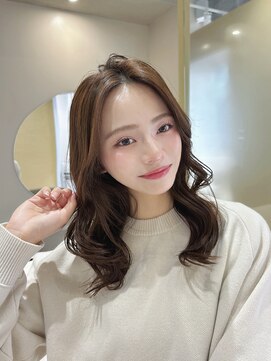 リブランド 銀座(REBRAND) 鎖骨下ミディアムレイヤー・アッシュベージュ