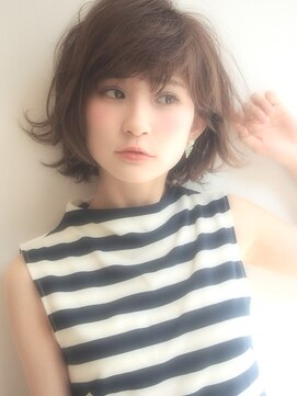 アットラブ バイ ベル(at'LAV by Belle) 軽くて弾むような外ハネミックスショート