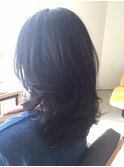柔らかい黒髪のツヤ髪セミロング