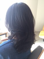 バンクス(BANKS)&nbsp;柔らかい黒髪のツヤ髪セミロング