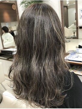 サロン ド クレア(salon de CLEA) 初夏の柔らかカラー