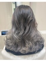 アヴァンス 深井店(AVANCE.)&nbsp;シルバーアッシュ×グラデーションカラー×ミディ