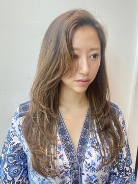 ステア ケース(stair case) 内巻きで簡単可愛い韓国レイヤーカットかきあげ流し前髪