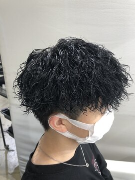 オーシャントーキョー(OCEAN TOKYO) ツイスパマッシュ(刈り上げツーブロック黒髪パーマ)