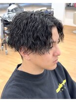 ビカム 名駅(become)&nbsp;ツイストスパイラルセンターパートメンズパーマコンマバング