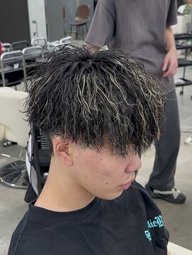 ルアン 大分駅店(ruen) 大分府内メンズカットマッシュツイストスパイラルパーマ中村友哉